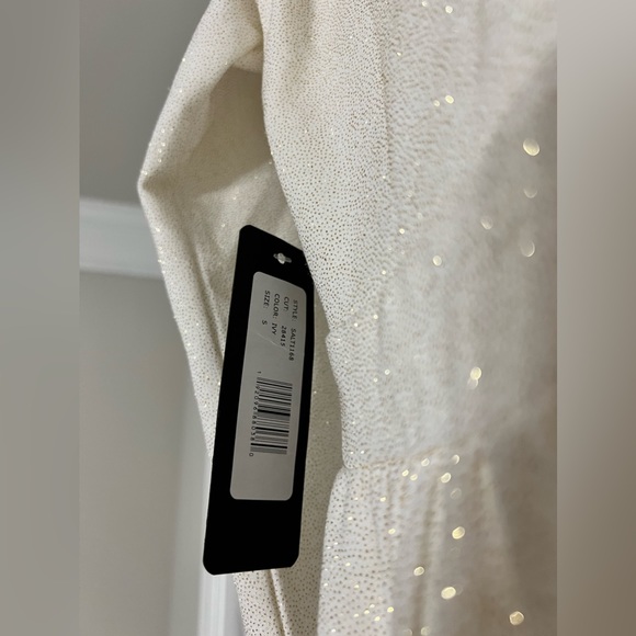 Deep V maxi dress.***PLEASE READ THE DESCRIPTION CAREFULLY, Thanks*** - Picture 11 of 16